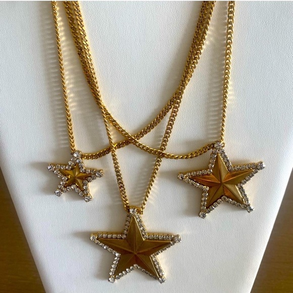 Gold Star Pendant Necklace